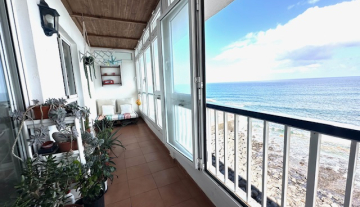 Cozy apartment in the first line in Bajamar 